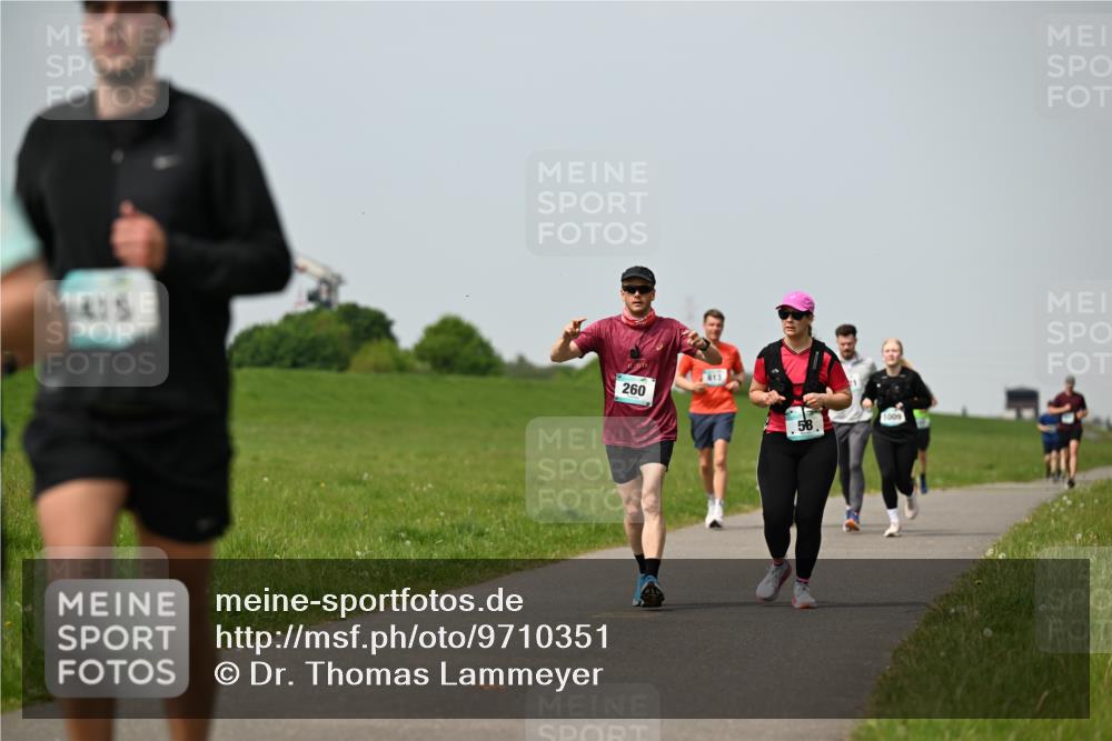 10.05.2026 - 8. Wedeler Halbmarathon Dr. Thomas Lammeyer http://msf.ph/oto/9710351 10.05.2026 12:04:43 Laufen 415, 260, 613, 1009 meine-sportfotos.de