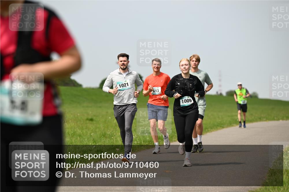 10.05.2026 - 8. Wedeler Halbmarathon Dr. Thomas Lammeyer http://msf.ph/oto/9710460 10.05.2026 12:04:50 Laufen 1021, 613, 1009 meine-sportfotos.de