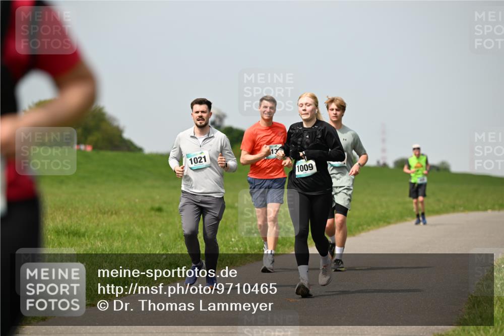 10.05.2026 - 8. Wedeler Halbmarathon Dr. Thomas Lammeyer http://msf.ph/oto/9710465 10.05.2026 12:04:50 Laufen 1021, 1009 meine-sportfotos.de