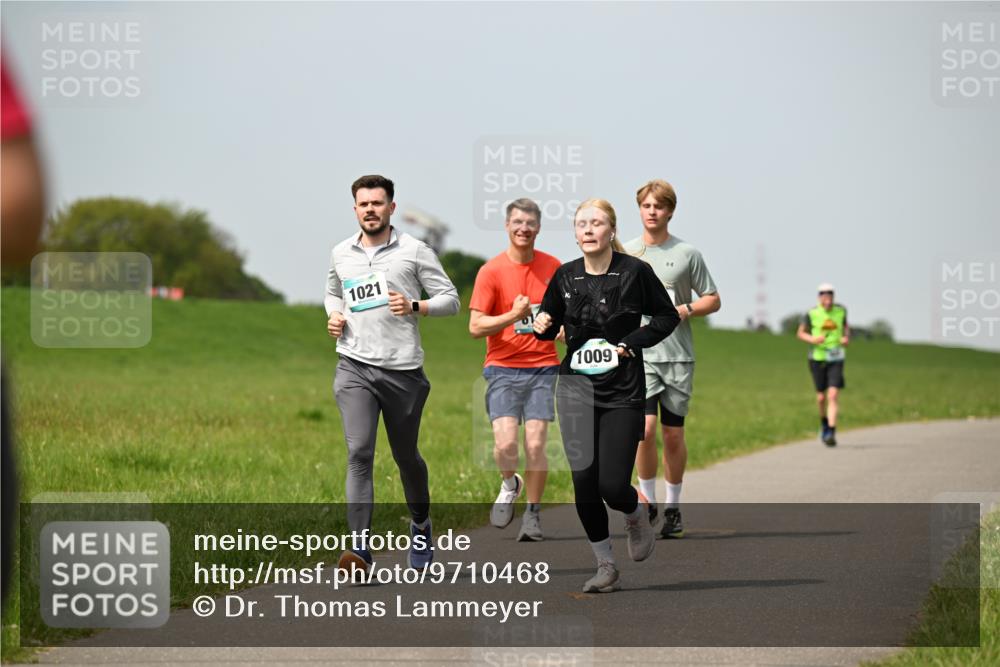 10.05.2026 - 8. Wedeler Halbmarathon Dr. Thomas Lammeyer http://msf.ph/oto/9710468 10.05.2026 12:04:50 Laufen 1021, 1009 meine-sportfotos.de