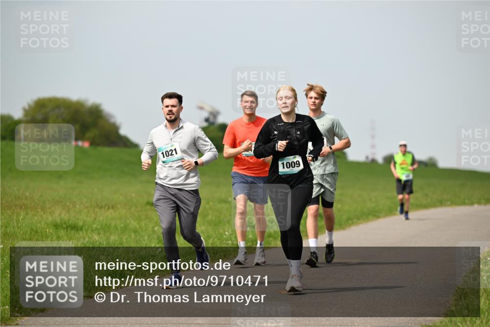 10.05.2026 - 8. Wedeler Halbmarathon Dr. Thomas Lammeyer http://msf.ph/oto/9710471 10.05.2026 12:04:50 Laufen 1021, 1009 meine-sportfotos.de
