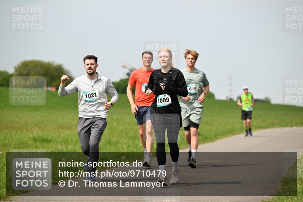 10.05.2026 - 8. Wedeler Halbmarathon Dr. Thomas Lammeyer http://msf.ph/oto/9710479 10.05.2026 12:04:51 Laufen 1021, 1009, 615 meine-sportfotos.de