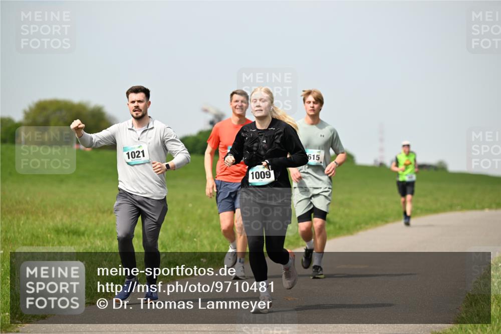 10.05.2026 - 8. Wedeler Halbmarathon Dr. Thomas Lammeyer http://msf.ph/oto/9710481 10.05.2026 12:04:51 Laufen 1021, 1009, 615 meine-sportfotos.de