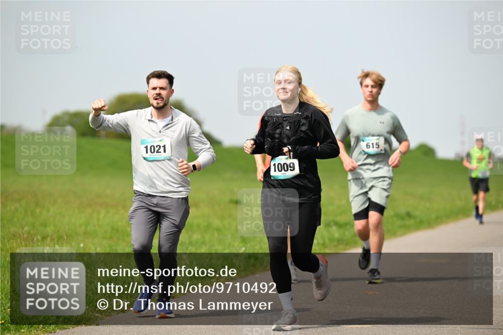 10.05.2026 - 8. Wedeler Halbmarathon Dr. Thomas Lammeyer http://msf.ph/oto/9710492 10.05.2026 12:04:51 Laufen 1021, 1009, 615 meine-sportfotos.de
