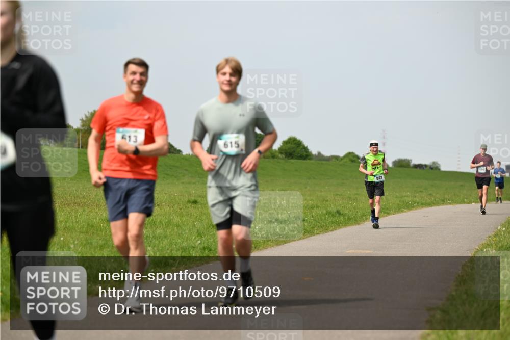 10.05.2026 - 8. Wedeler Halbmarathon Dr. Thomas Lammeyer http://msf.ph/oto/9710509 10.05.2026 12:04:54 Laufen 613 meine-sportfotos.de