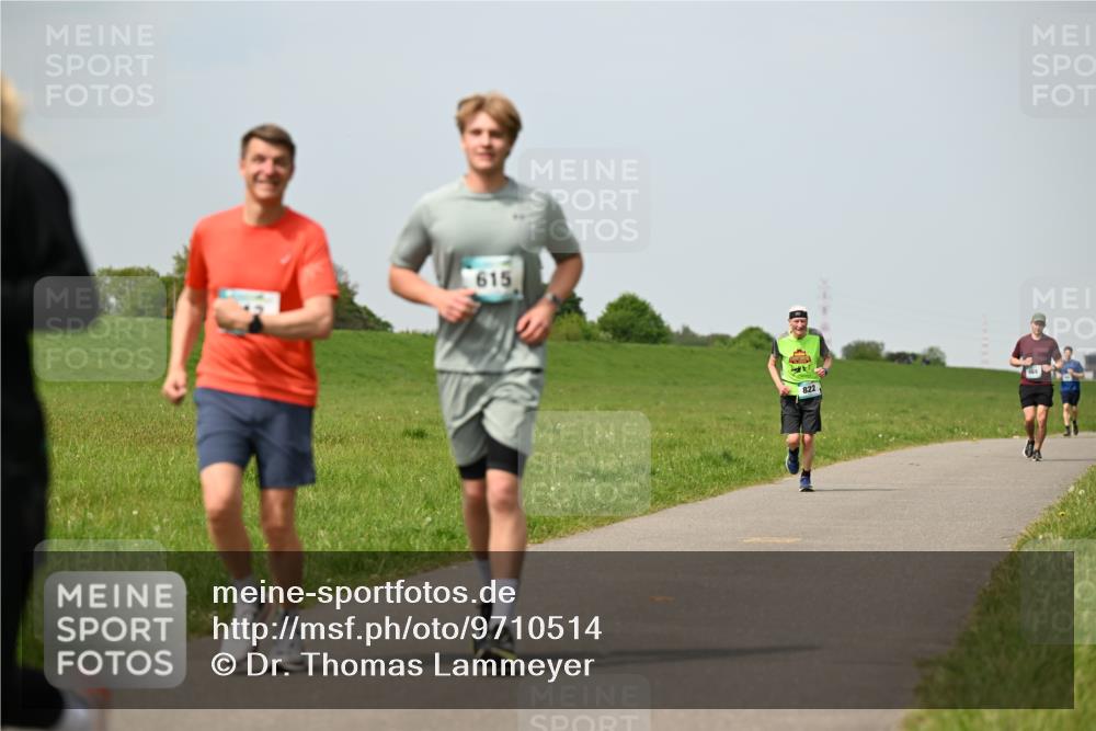 10.05.2026 - 8. Wedeler Halbmarathon Dr. Thomas Lammeyer http://msf.ph/oto/9710514 10.05.2026 12:04:54 Laufen 615 meine-sportfotos.de