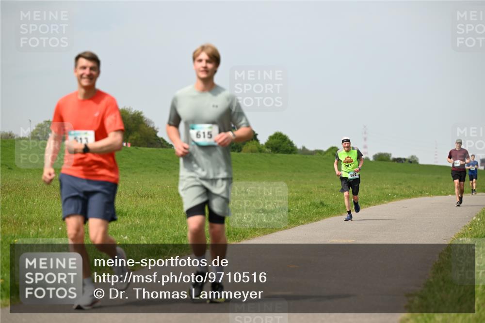 10.05.2026 - 8. Wedeler Halbmarathon Dr. Thomas Lammeyer http://msf.ph/oto/9710516 10.05.2026 12:04:54 Laufen 615 meine-sportfotos.de