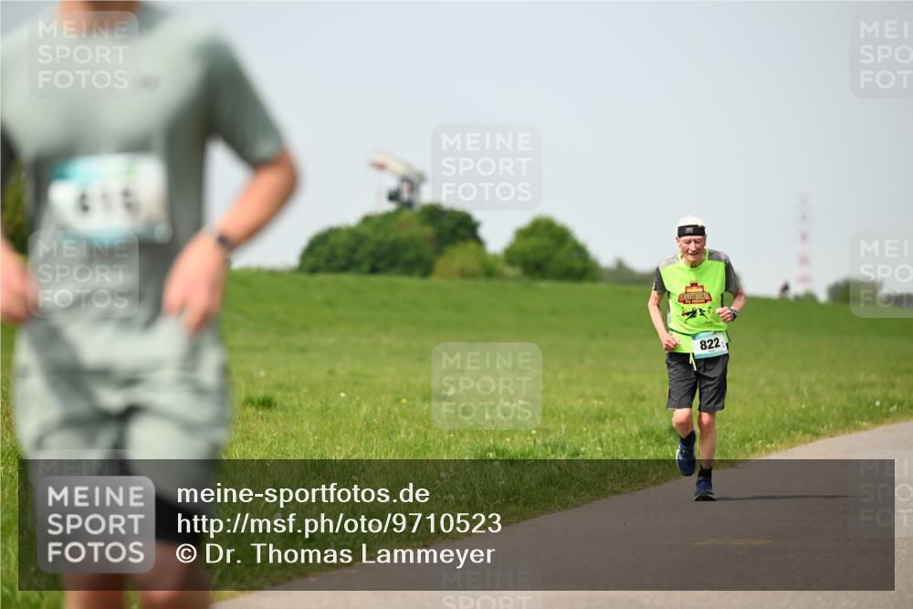 10.05.2026 - 8. Wedeler Halbmarathon Dr. Thomas Lammeyer http://msf.ph/oto/9710523 10.05.2026 12:04:55 Laufen 822 meine-sportfotos.de