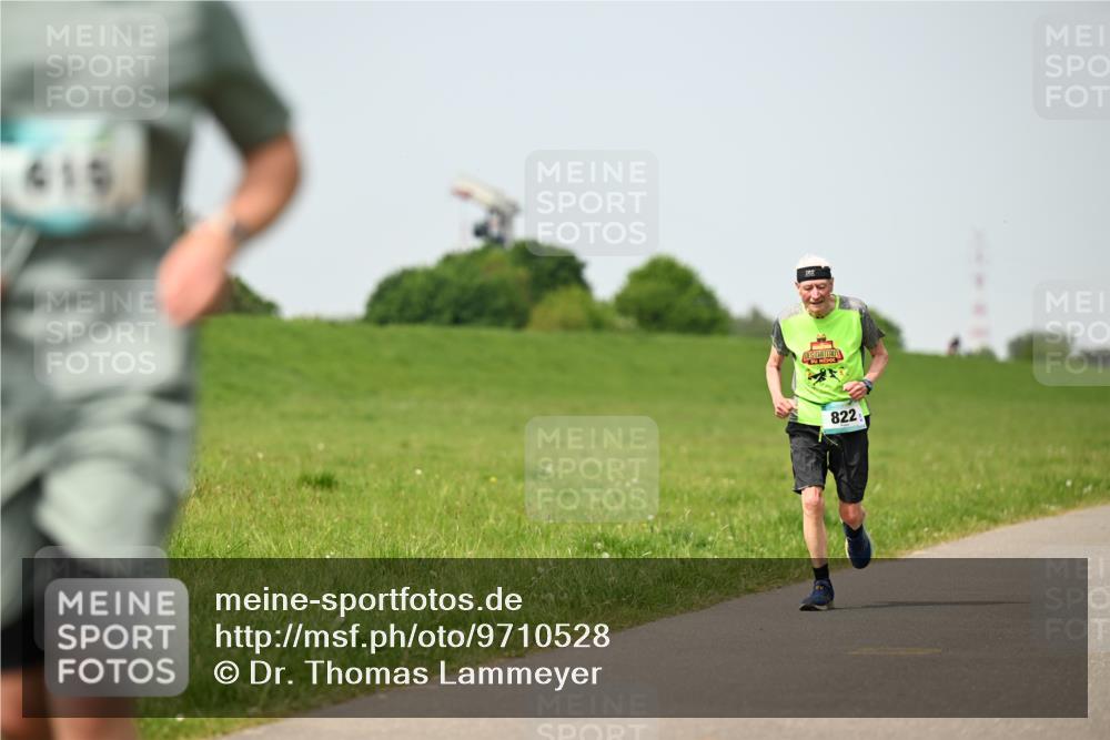 10.05.2026 - 8. Wedeler Halbmarathon Dr. Thomas Lammeyer http://msf.ph/oto/9710528 10.05.2026 12:04:55 Laufen 822 meine-sportfotos.de
