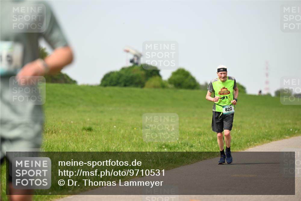 10.05.2026 - 8. Wedeler Halbmarathon Dr. Thomas Lammeyer http://msf.ph/oto/9710531 10.05.2026 12:04:55 Laufen 822 meine-sportfotos.de
