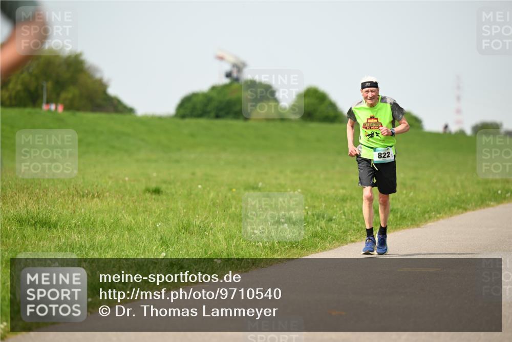 10.05.2026 - 8. Wedeler Halbmarathon Dr. Thomas Lammeyer http://msf.ph/oto/9710540 10.05.2026 12:04:56 Laufen 822 meine-sportfotos.de