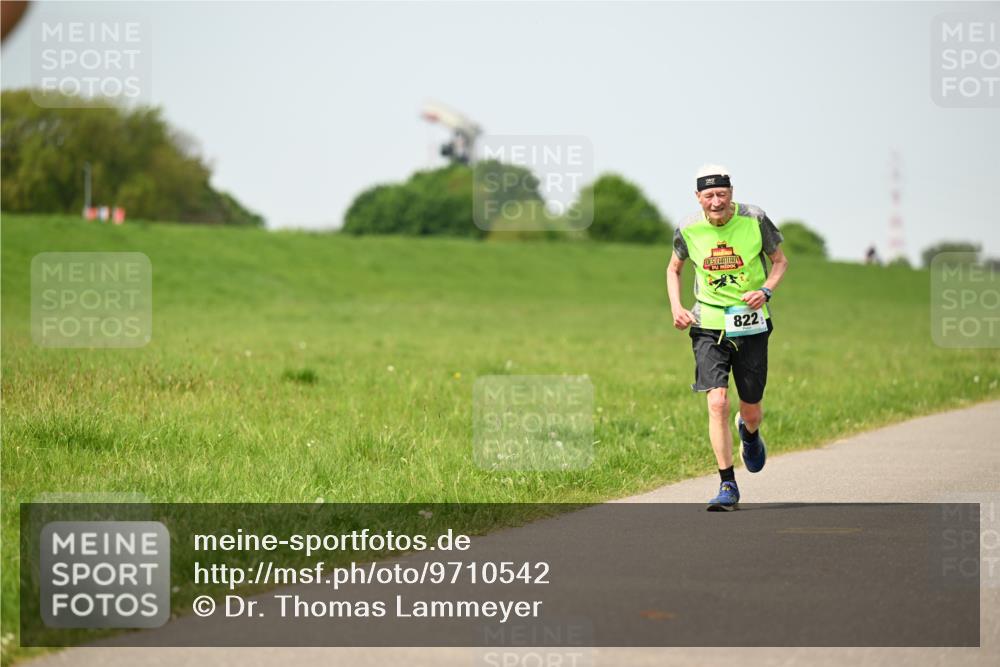 10.05.2026 - 8. Wedeler Halbmarathon Dr. Thomas Lammeyer http://msf.ph/oto/9710542 10.05.2026 12:04:56 Laufen 822 meine-sportfotos.de