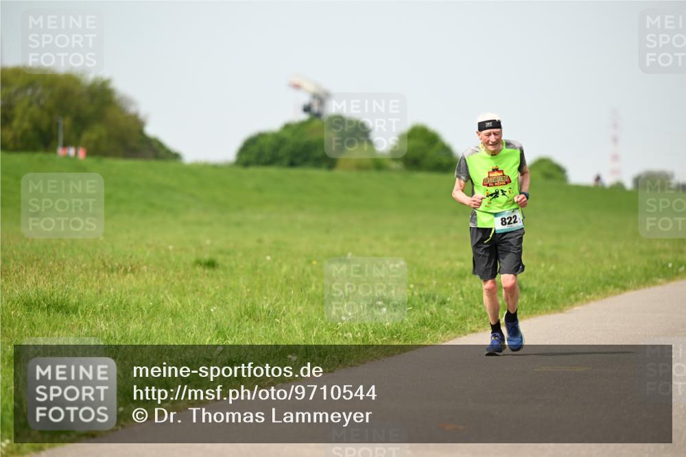 10.05.2026 - 8. Wedeler Halbmarathon Dr. Thomas Lammeyer http://msf.ph/oto/9710544 10.05.2026 12:04:56 Laufen 822 meine-sportfotos.de