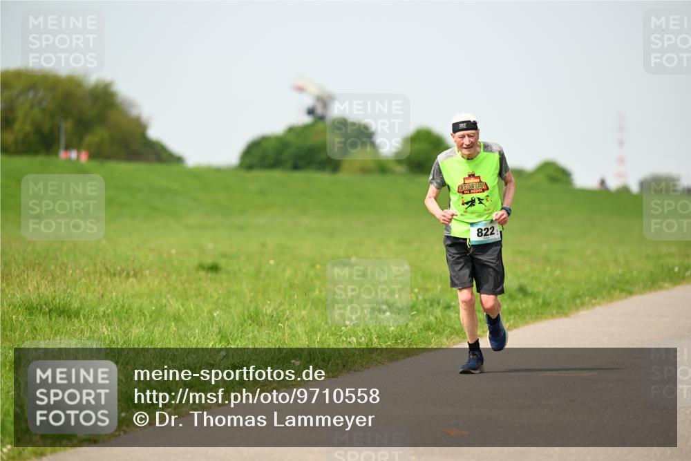 10.05.2026 - 8. Wedeler Halbmarathon Dr. Thomas Lammeyer http://msf.ph/oto/9710558 10.05.2026 12:04:57 Laufen 822 meine-sportfotos.de