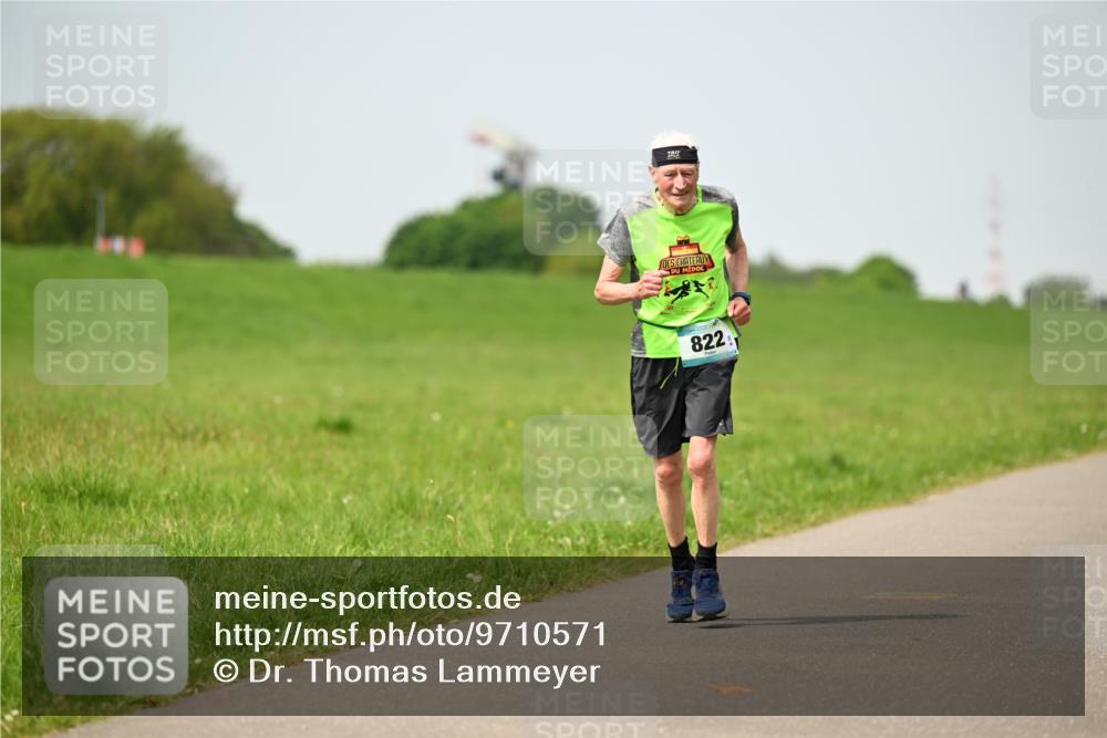 10.05.2026 - 8. Wedeler Halbmarathon Dr. Thomas Lammeyer http://msf.ph/oto/9710571 10.05.2026 12:04:58 Laufen 822 meine-sportfotos.de