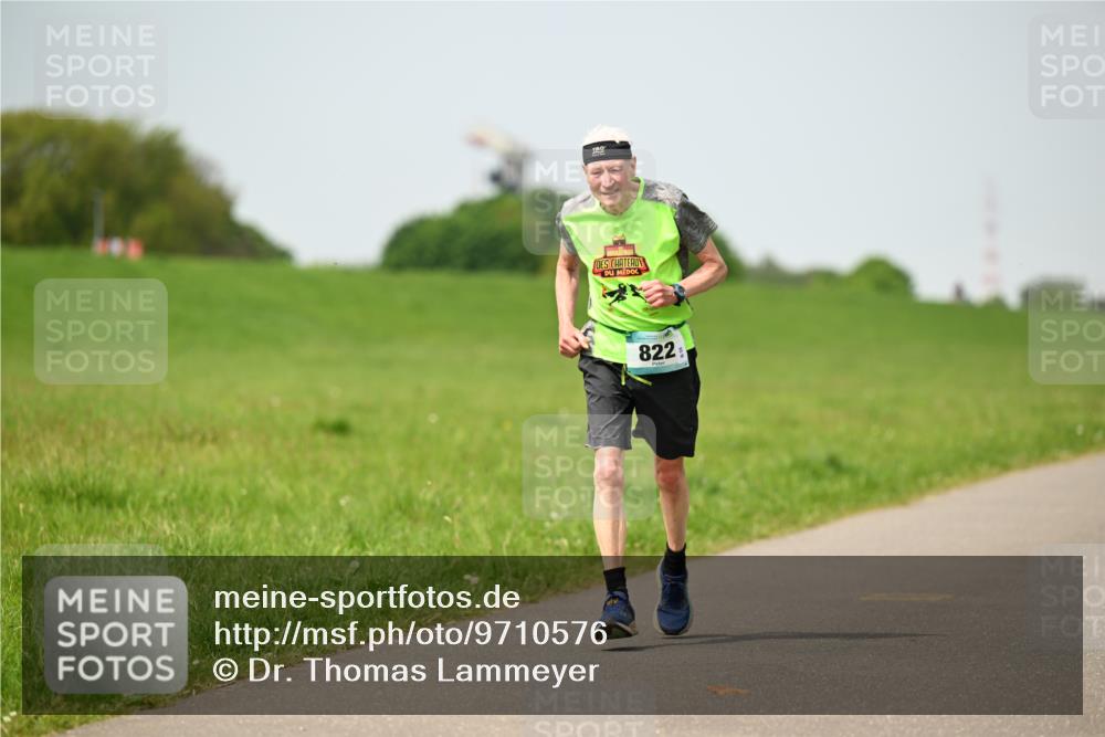 10.05.2026 - 8. Wedeler Halbmarathon Dr. Thomas Lammeyer http://msf.ph/oto/9710576 10.05.2026 12:04:58 Laufen 822 meine-sportfotos.de