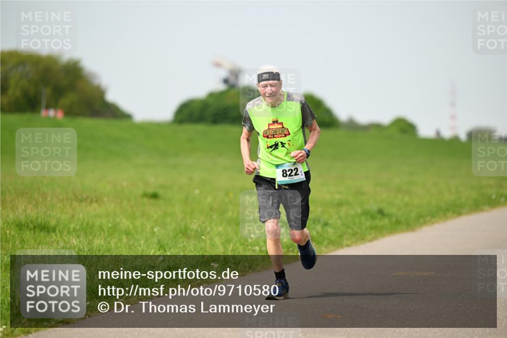10.05.2026 - 8. Wedeler Halbmarathon Dr. Thomas Lammeyer http://msf.ph/oto/9710580 10.05.2026 12:04:58 Laufen 822 meine-sportfotos.de