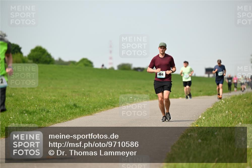 10.05.2026 - 8. Wedeler Halbmarathon Dr. Thomas Lammeyer http://msf.ph/oto/9710586 10.05.2026 12:04:59 Laufen 464 meine-sportfotos.de