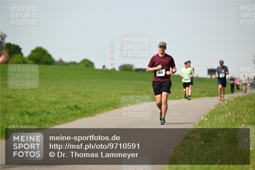 10.05.2026 - 8. Wedeler Halbmarathon Dr. Thomas Lammeyer http://msf.ph/oto/9710591 10.05.2026 12:04:59 Laufen 464 meine-sportfotos.de