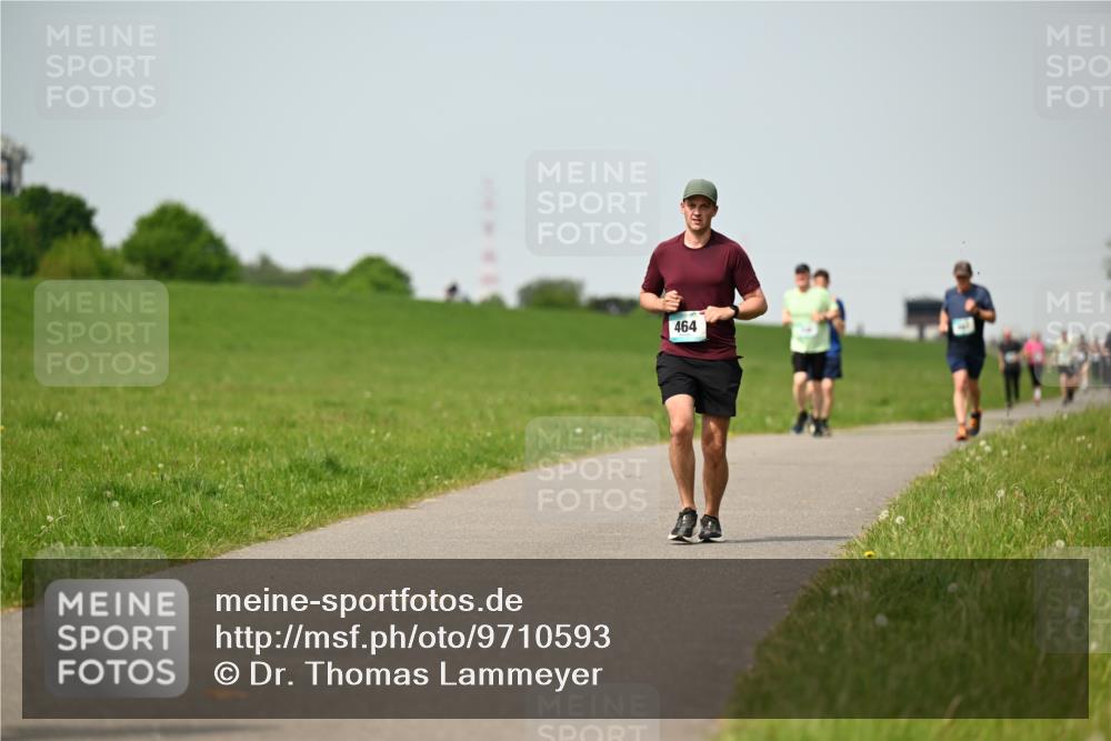 10.05.2026 - 8. Wedeler Halbmarathon Dr. Thomas Lammeyer http://msf.ph/oto/9710593 10.05.2026 12:04:59 Laufen 464 meine-sportfotos.de