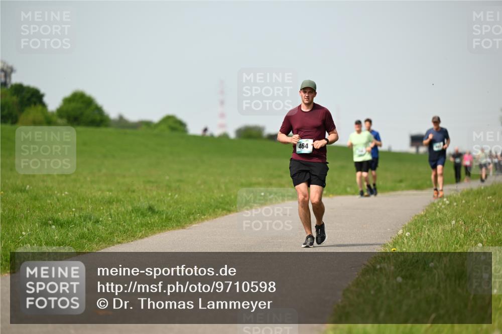 10.05.2026 - 8. Wedeler Halbmarathon Dr. Thomas Lammeyer http://msf.ph/oto/9710598 10.05.2026 12:05:00 Laufen 464 meine-sportfotos.de