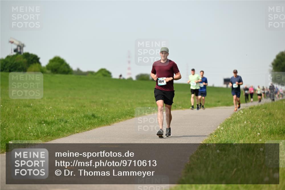 10.05.2026 - 8. Wedeler Halbmarathon Dr. Thomas Lammeyer http://msf.ph/oto/9710613 10.05.2026 12:05:00 Laufen 464 meine-sportfotos.de