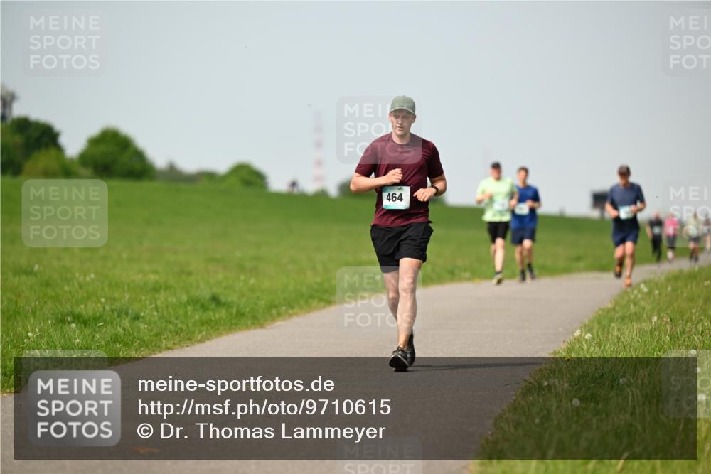 10.05.2026 - 8. Wedeler Halbmarathon Dr. Thomas Lammeyer http://msf.ph/oto/9710615 10.05.2026 12:05:01 Laufen 464 meine-sportfotos.de