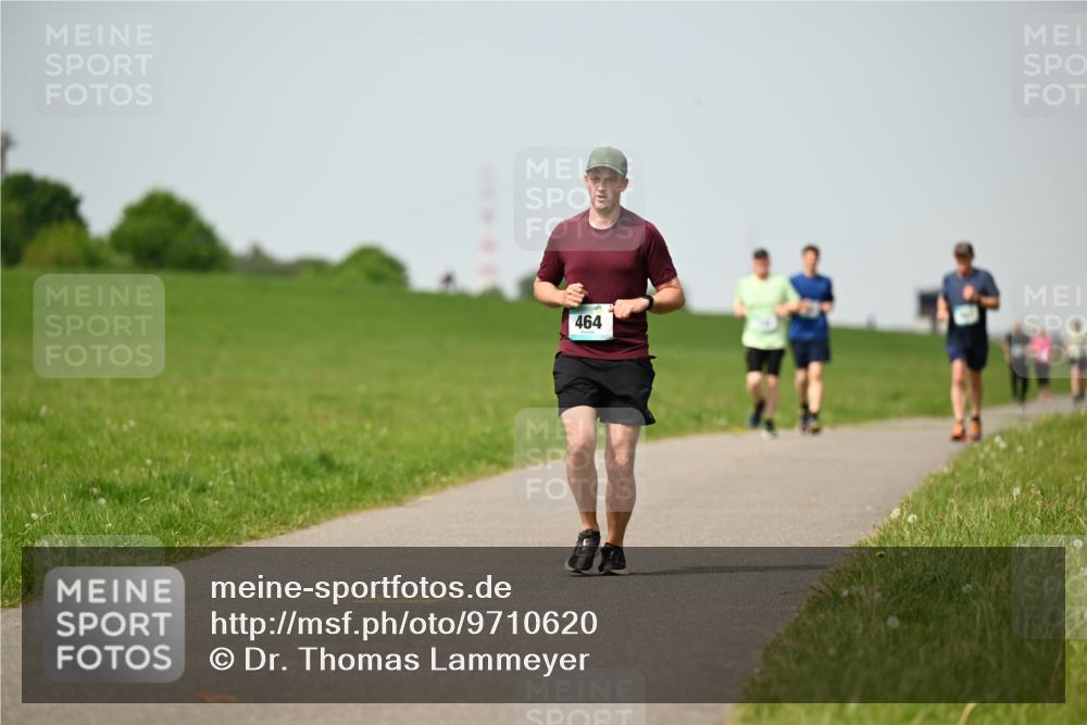 10.05.2026 - 8. Wedeler Halbmarathon Dr. Thomas Lammeyer http://msf.ph/oto/9710620 10.05.2026 12:05:01 Laufen 464 meine-sportfotos.de