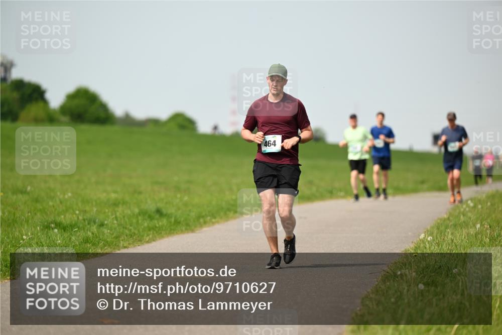 10.05.2026 - 8. Wedeler Halbmarathon Dr. Thomas Lammeyer http://msf.ph/oto/9710627 10.05.2026 12:05:01 Laufen 464 meine-sportfotos.de