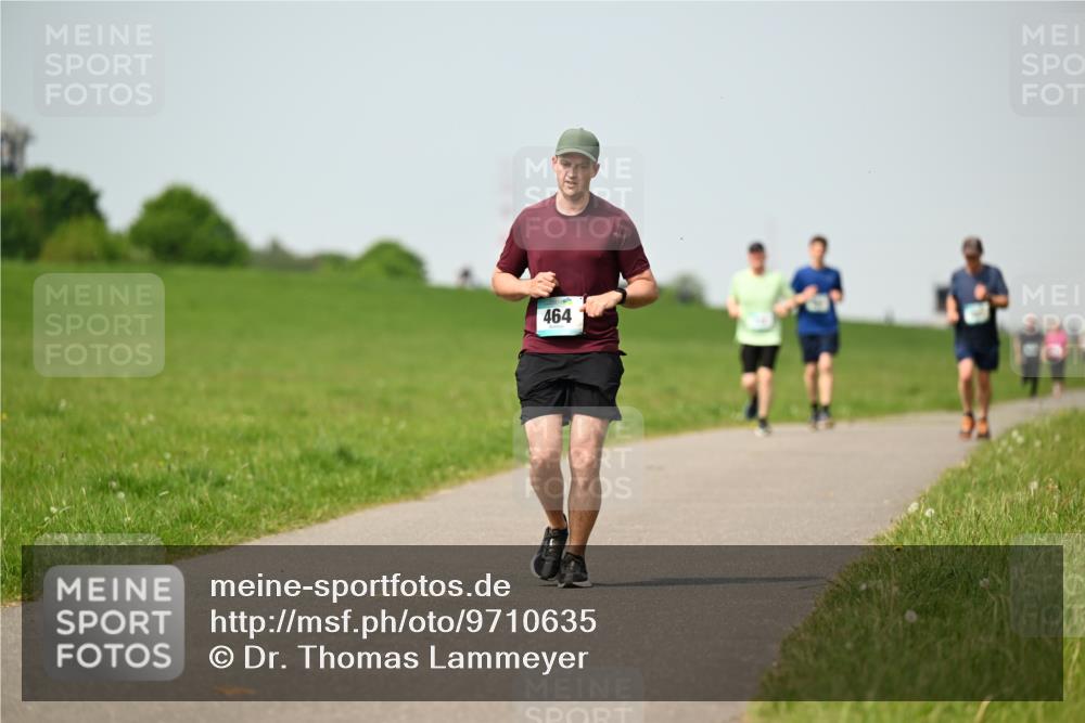 10.05.2026 - 8. Wedeler Halbmarathon Dr. Thomas Lammeyer http://msf.ph/oto/9710635 10.05.2026 12:05:01 Laufen 464 meine-sportfotos.de