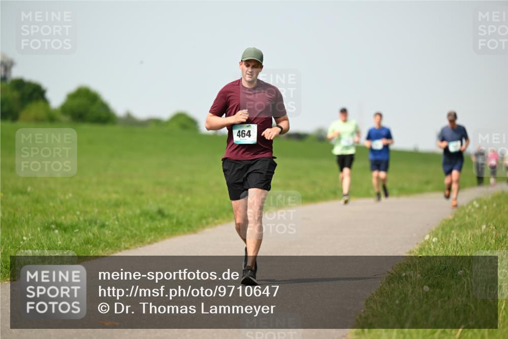 10.05.2026 - 8. Wedeler Halbmarathon Dr. Thomas Lammeyer http://msf.ph/oto/9710647 10.05.2026 12:05:02 Laufen 464 meine-sportfotos.de