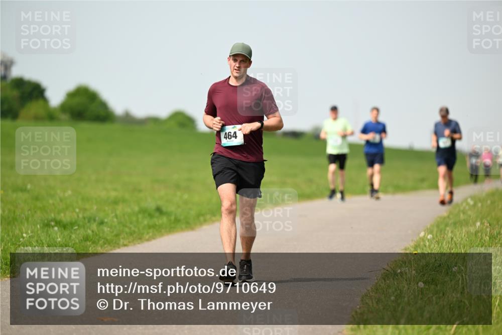 10.05.2026 - 8. Wedeler Halbmarathon Dr. Thomas Lammeyer http://msf.ph/oto/9710649 10.05.2026 12:05:02 Laufen 464 meine-sportfotos.de