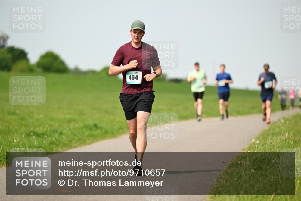 10.05.2026 - 8. Wedeler Halbmarathon Dr. Thomas Lammeyer http://msf.ph/oto/9710657 10.05.2026 12:05:03 Laufen 464 meine-sportfotos.de