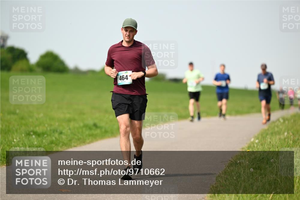 10.05.2026 - 8. Wedeler Halbmarathon Dr. Thomas Lammeyer http://msf.ph/oto/9710662 10.05.2026 12:05:03 Laufen 464 meine-sportfotos.de