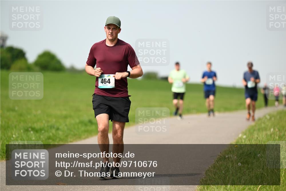 10.05.2026 - 8. Wedeler Halbmarathon Dr. Thomas Lammeyer http://msf.ph/oto/9710676 10.05.2026 12:05:04 Laufen 464 meine-sportfotos.de