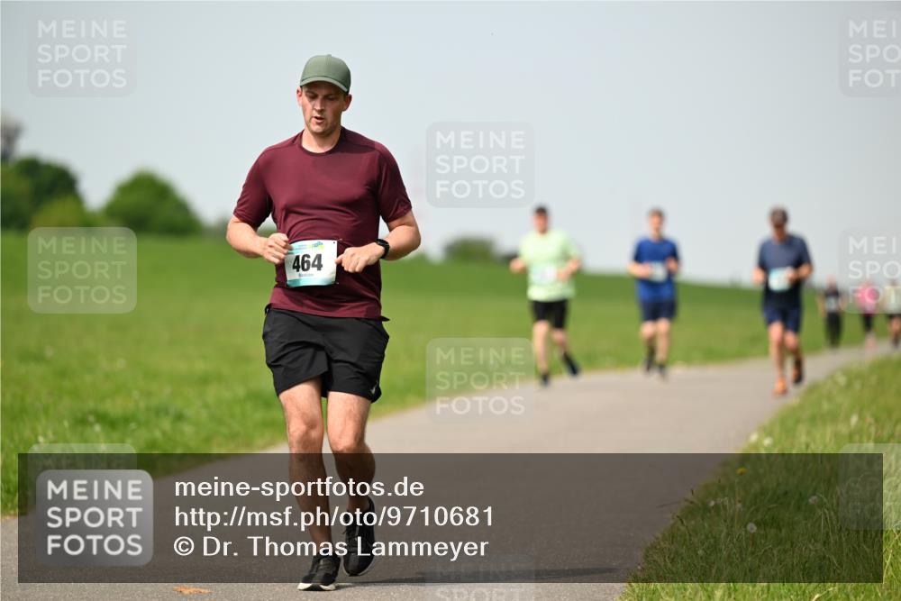 10.05.2026 - 8. Wedeler Halbmarathon Dr. Thomas Lammeyer http://msf.ph/oto/9710681 10.05.2026 12:05:04 Laufen 464 meine-sportfotos.de