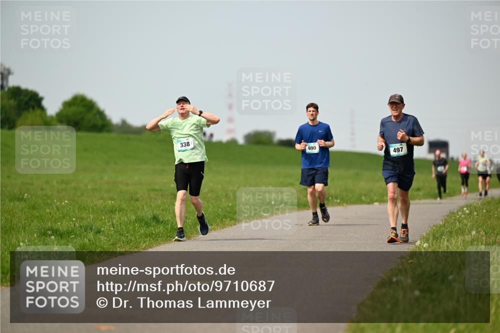 10.05.2026 - 8. Wedeler Halbmarathon Dr. Thomas Lammeyer http://msf.ph/oto/9710687 10.05.2026 12:05:09 Laufen 338, 690, 497 meine-sportfotos.de