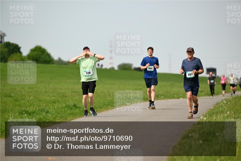 10.05.2026 - 8. Wedeler Halbmarathon Dr. Thomas Lammeyer http://msf.ph/oto/9710690 10.05.2026 12:05:09 Laufen 338, 690, 497 meine-sportfotos.de