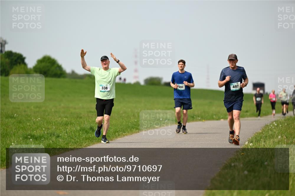 10.05.2026 - 8. Wedeler Halbmarathon Dr. Thomas Lammeyer http://msf.ph/oto/9710697 10.05.2026 12:05:09 Laufen 338, 690, 497 meine-sportfotos.de