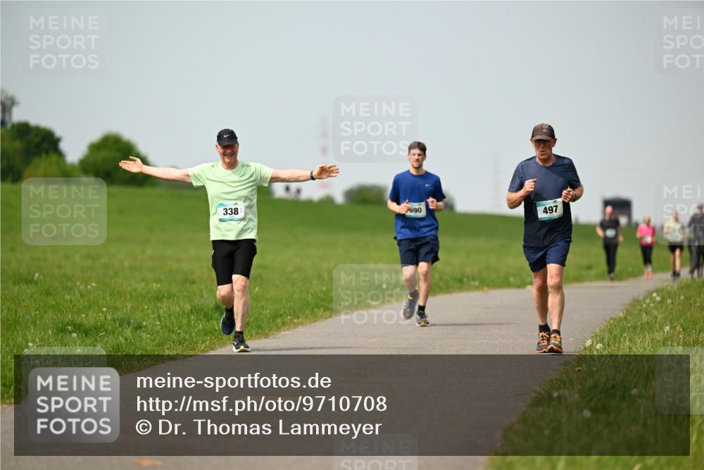 10.05.2026 - 8. Wedeler Halbmarathon Dr. Thomas Lammeyer http://msf.ph/oto/9710708 10.05.2026 12:05:10 Laufen 338, 690, 497 meine-sportfotos.de