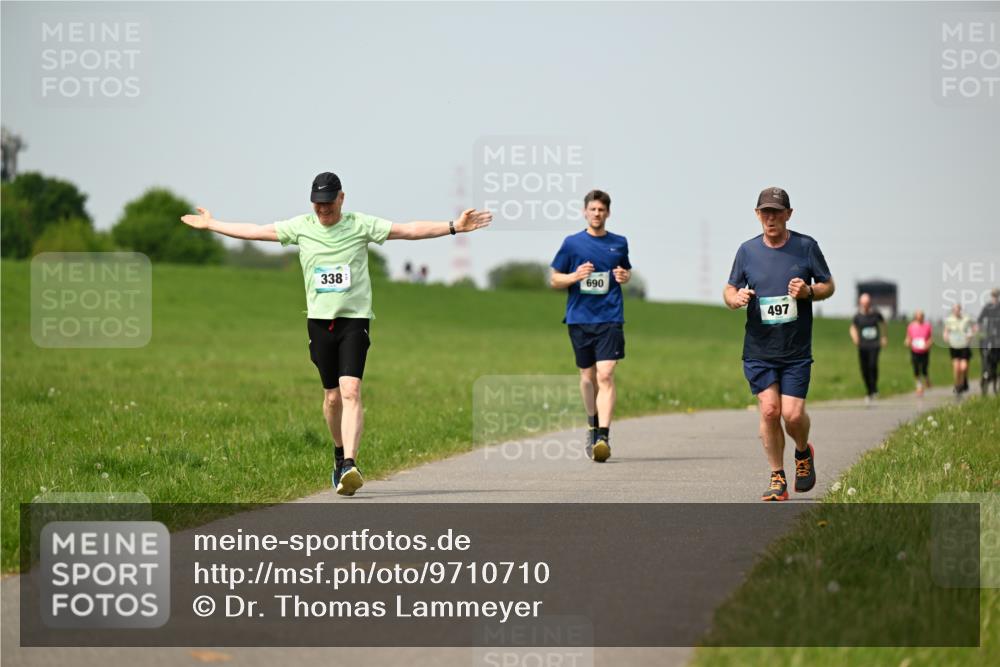 10.05.2026 - 8. Wedeler Halbmarathon Dr. Thomas Lammeyer http://msf.ph/oto/9710710 10.05.2026 12:05:10 Laufen 338, 690, 497 meine-sportfotos.de