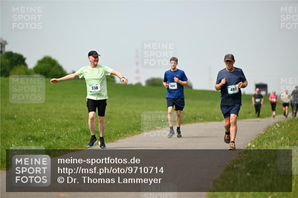 10.05.2026 - 8. Wedeler Halbmarathon Dr. Thomas Lammeyer http://msf.ph/oto/9710714 10.05.2026 12:05:10 Laufen 338, 690, 497 meine-sportfotos.de