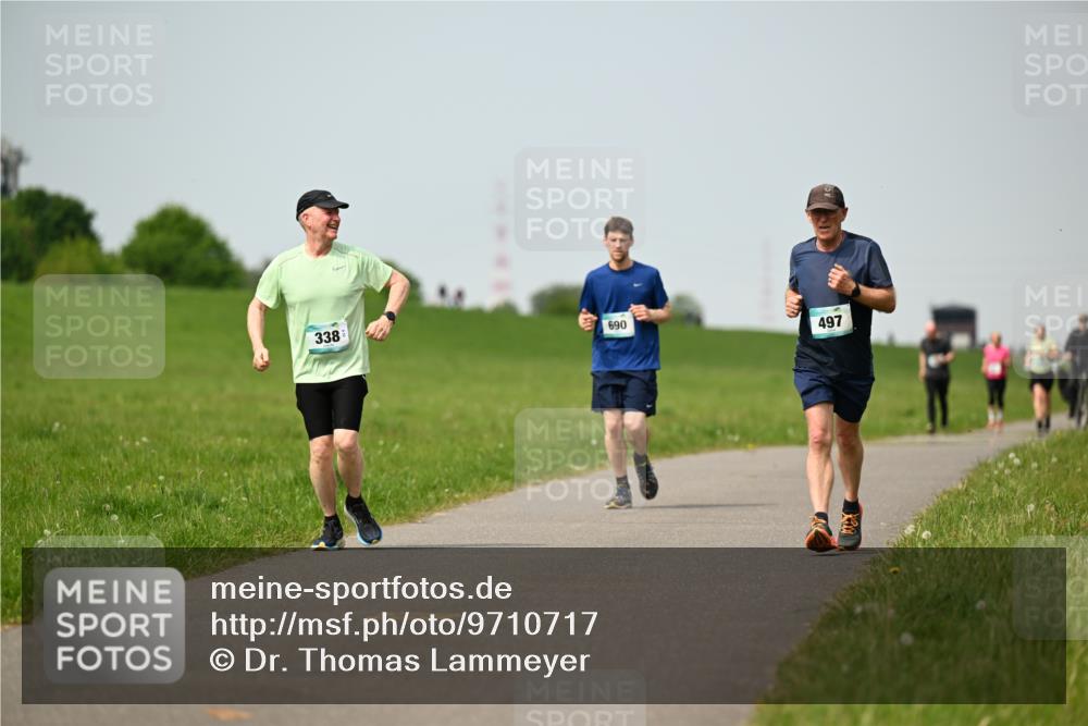 10.05.2026 - 8. Wedeler Halbmarathon Dr. Thomas Lammeyer http://msf.ph/oto/9710717 10.05.2026 12:05:10 Laufen 338, 690, 497 meine-sportfotos.de
