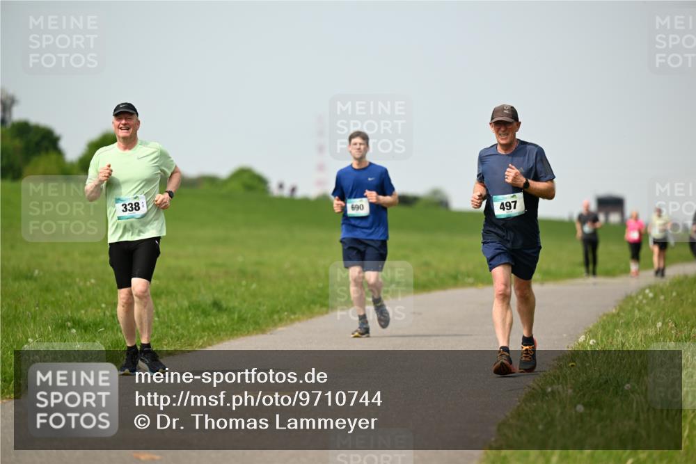 10.05.2026 - 8. Wedeler Halbmarathon Dr. Thomas Lammeyer http://msf.ph/oto/9710744 10.05.2026 12:05:12 Laufen 338, 690, 497 meine-sportfotos.de