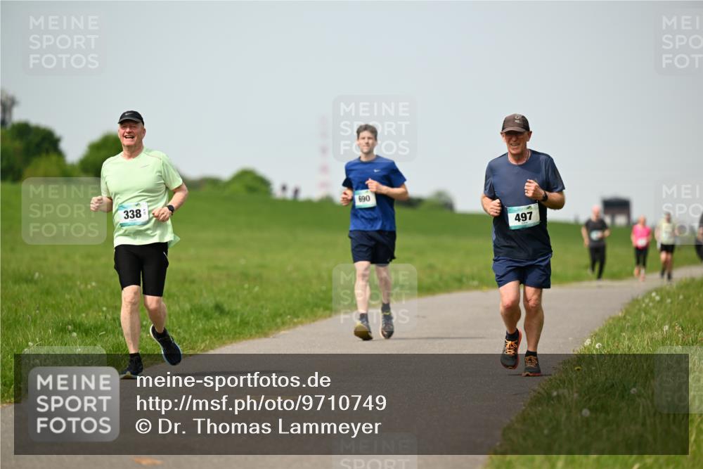 10.05.2026 - 8. Wedeler Halbmarathon Dr. Thomas Lammeyer http://msf.ph/oto/9710749 10.05.2026 12:05:12 Laufen 338, 690, 497 meine-sportfotos.de