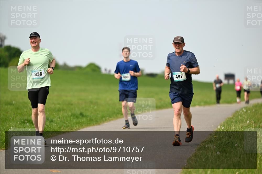 10.05.2026 - 8. Wedeler Halbmarathon Dr. Thomas Lammeyer http://msf.ph/oto/9710757 10.05.2026 12:05:13 Laufen 338, 690, 497 meine-sportfotos.de