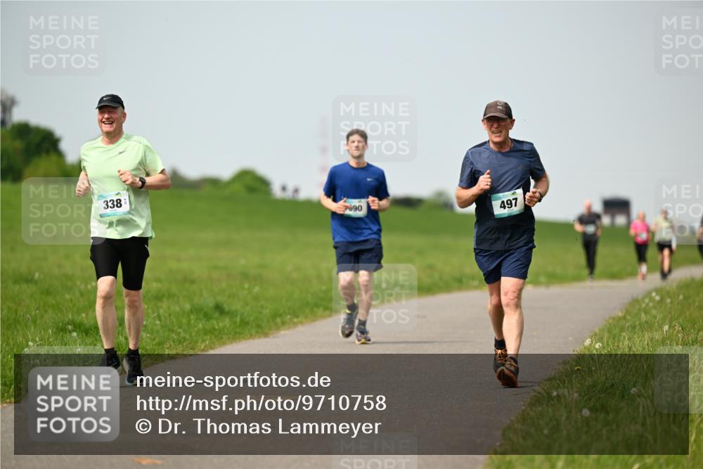 10.05.2026 - 8. Wedeler Halbmarathon Dr. Thomas Lammeyer http://msf.ph/oto/9710758 10.05.2026 12:05:12 Laufen 338, 690, 497 meine-sportfotos.de