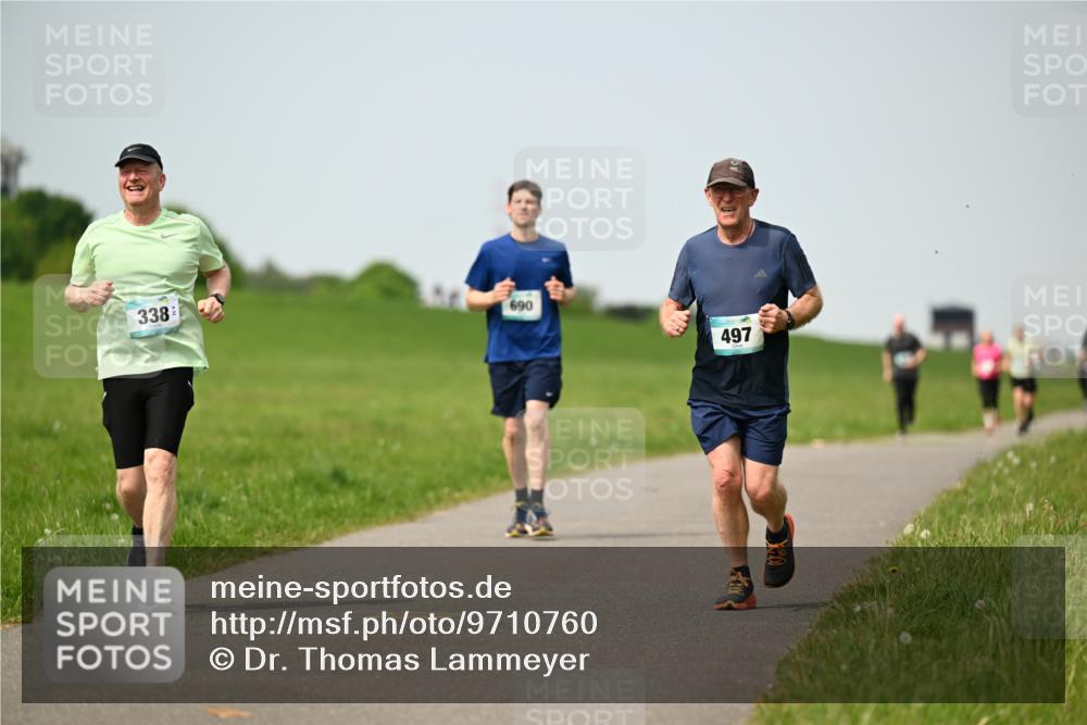 10.05.2026 - 8. Wedeler Halbmarathon Dr. Thomas Lammeyer http://msf.ph/oto/9710760 10.05.2026 12:05:13 Laufen 338, 690, 497 meine-sportfotos.de