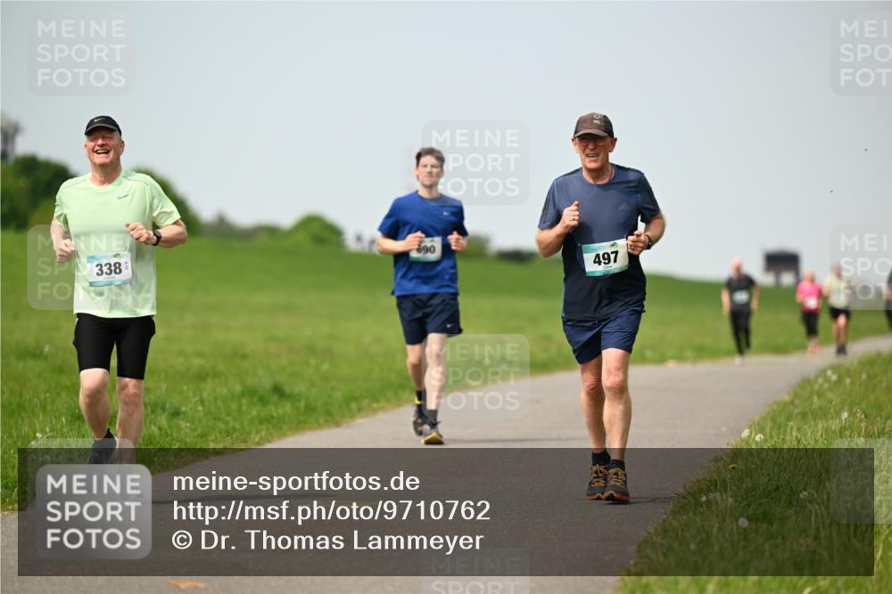 10.05.2026 - 8. Wedeler Halbmarathon Dr. Thomas Lammeyer http://msf.ph/oto/9710762 10.05.2026 12:05:13 Laufen 338, 497 meine-sportfotos.de