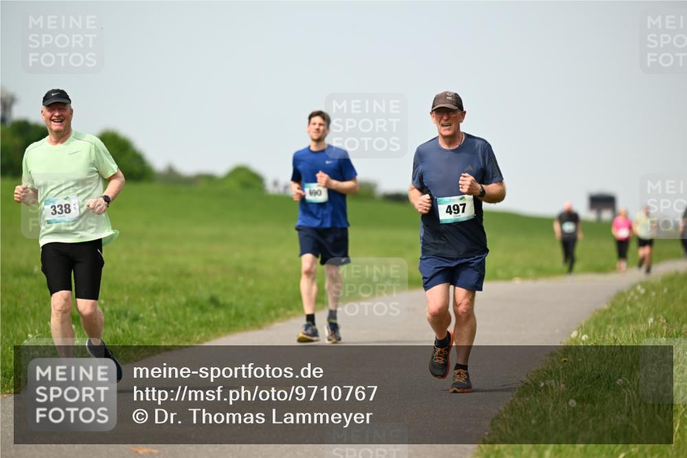 10.05.2026 - 8. Wedeler Halbmarathon Dr. Thomas Lammeyer http://msf.ph/oto/9710767 10.05.2026 12:05:13 Laufen 338, 490, 497 meine-sportfotos.de